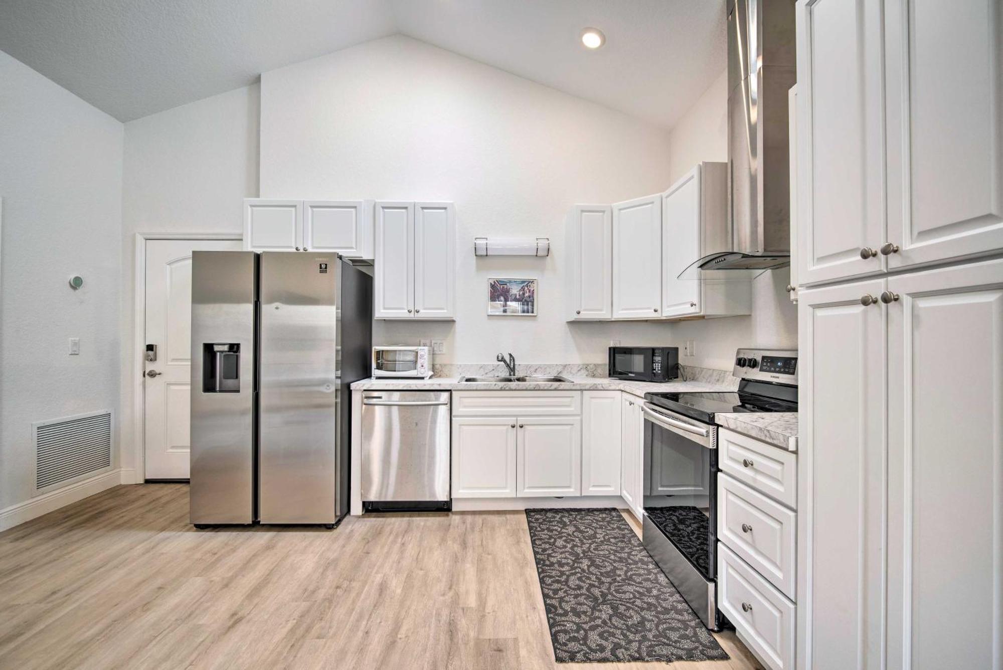 Sleek Tavares Condo 3 Miles To Downtown المظهر الخارجي الصورة